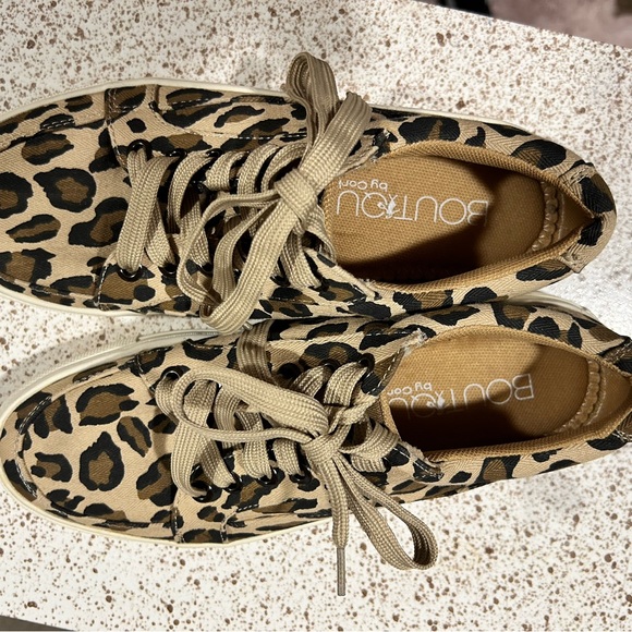 *Never Worn* Leopard Print Shoes - Picture 4 of 5